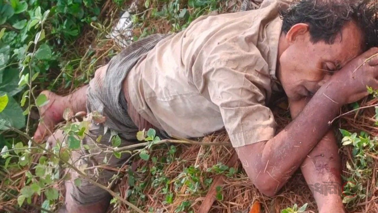 নিয়ামতপুরে রাস্তার পাশ থেকে মরদেহ উদ্ধার