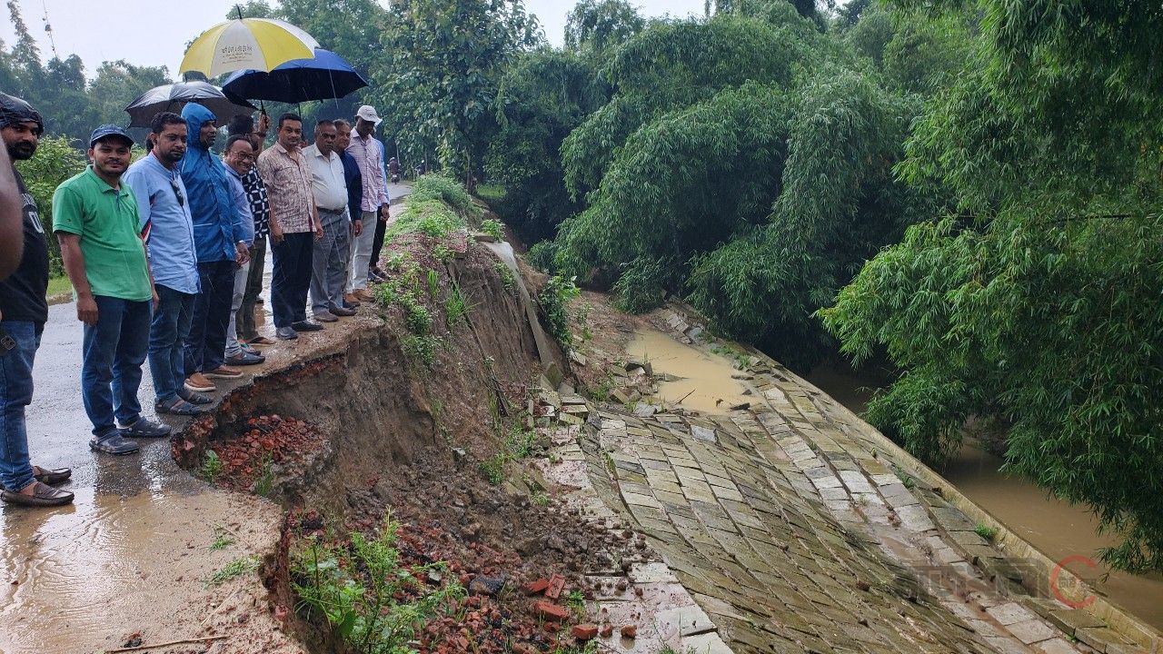 টানা বর্ষণে বিপর্যস্ত মাটিরাঙ্গা: ক্ষতিগ্রস্ত এলাকা পরিদর্শনে বিএনপি নেতারা