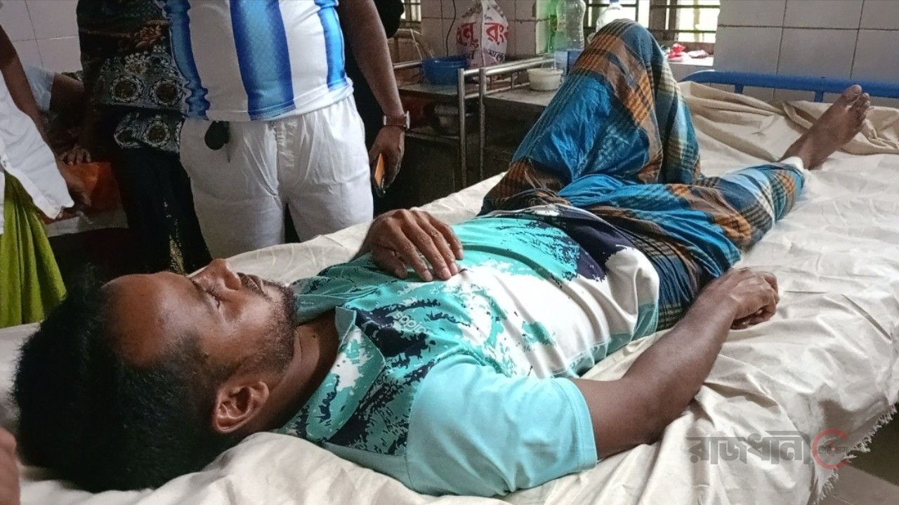 গোয়ালন্দে মাছের আড়তে জেলেদের হামলা, ২ লাখ ৭০ হাজার টাকা লুট