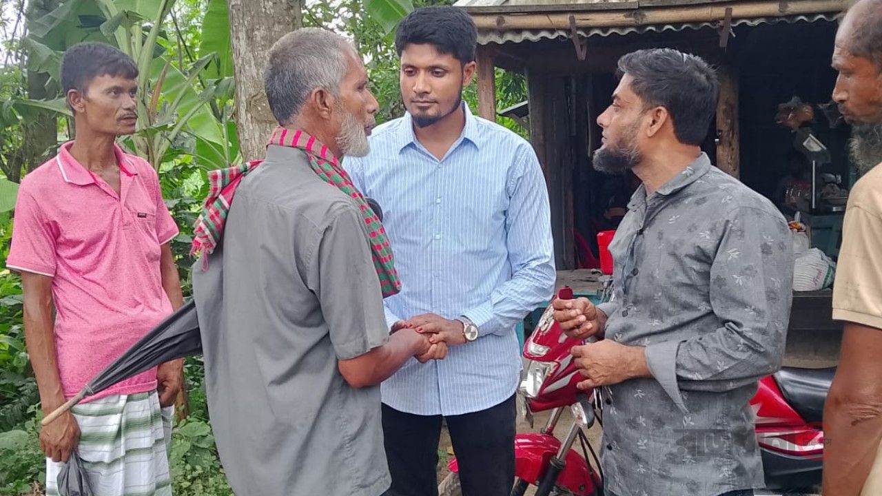 নিয়ামতপুরে সম্প্রীতির আলো ছড়াচ্ছেন চেয়ারম্যান প্রার্থী ইমন