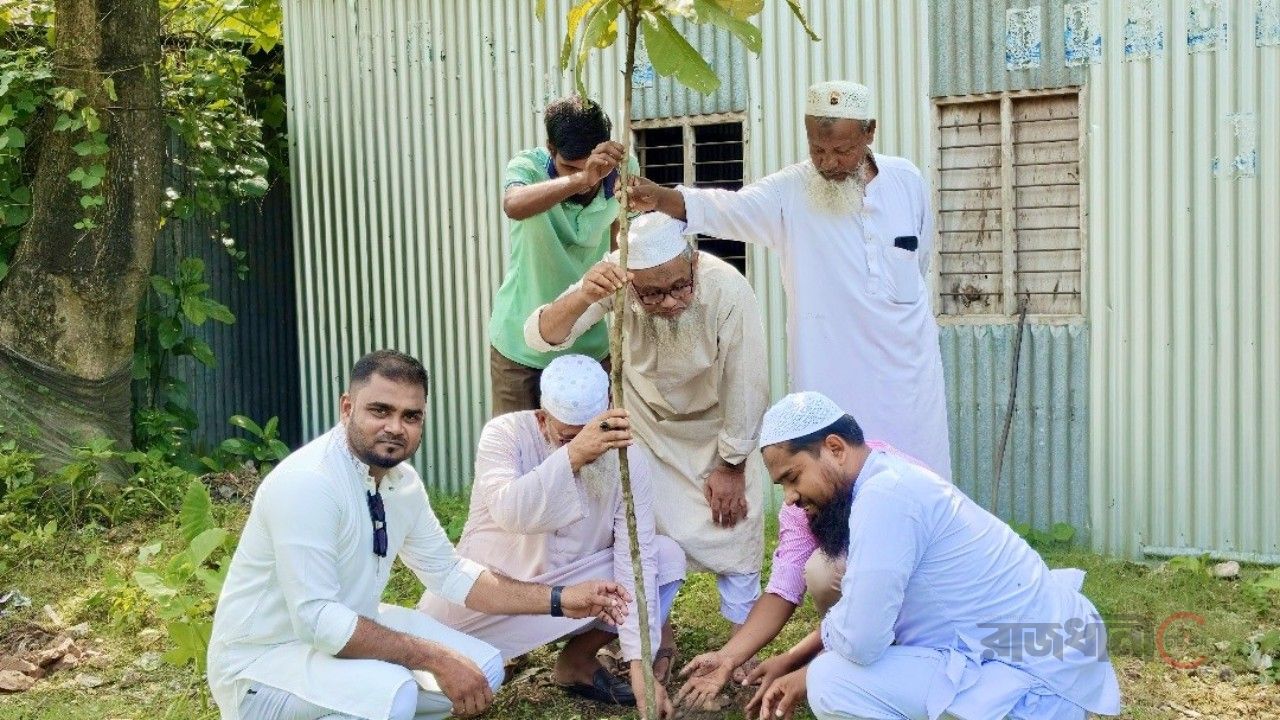 গোয়ালন্দে যুব দিবস উপলক্ষে বৃক্ষরোপণ ও আলোচনা সভা