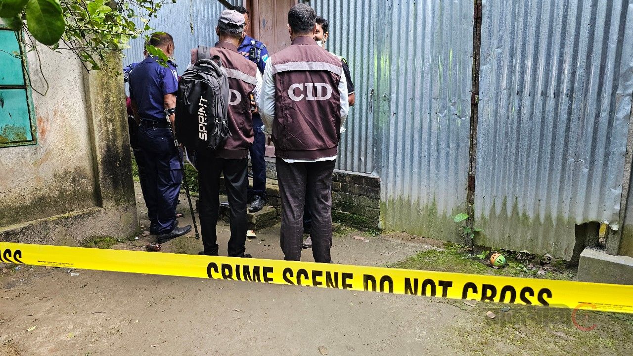 দুই হাত ও গলা কেটে চা বিক্রেতাকে হত্যা